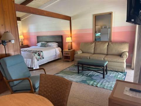 Tropical Marina & Resort on Lake Beresford