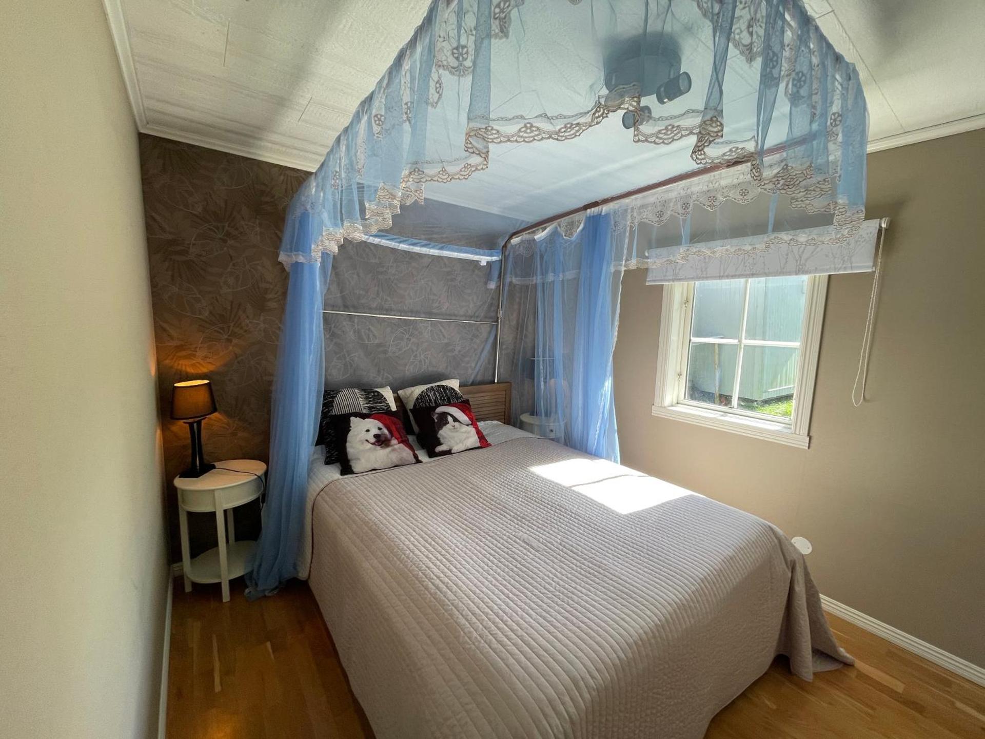 Luxury Villa by lake welcome you