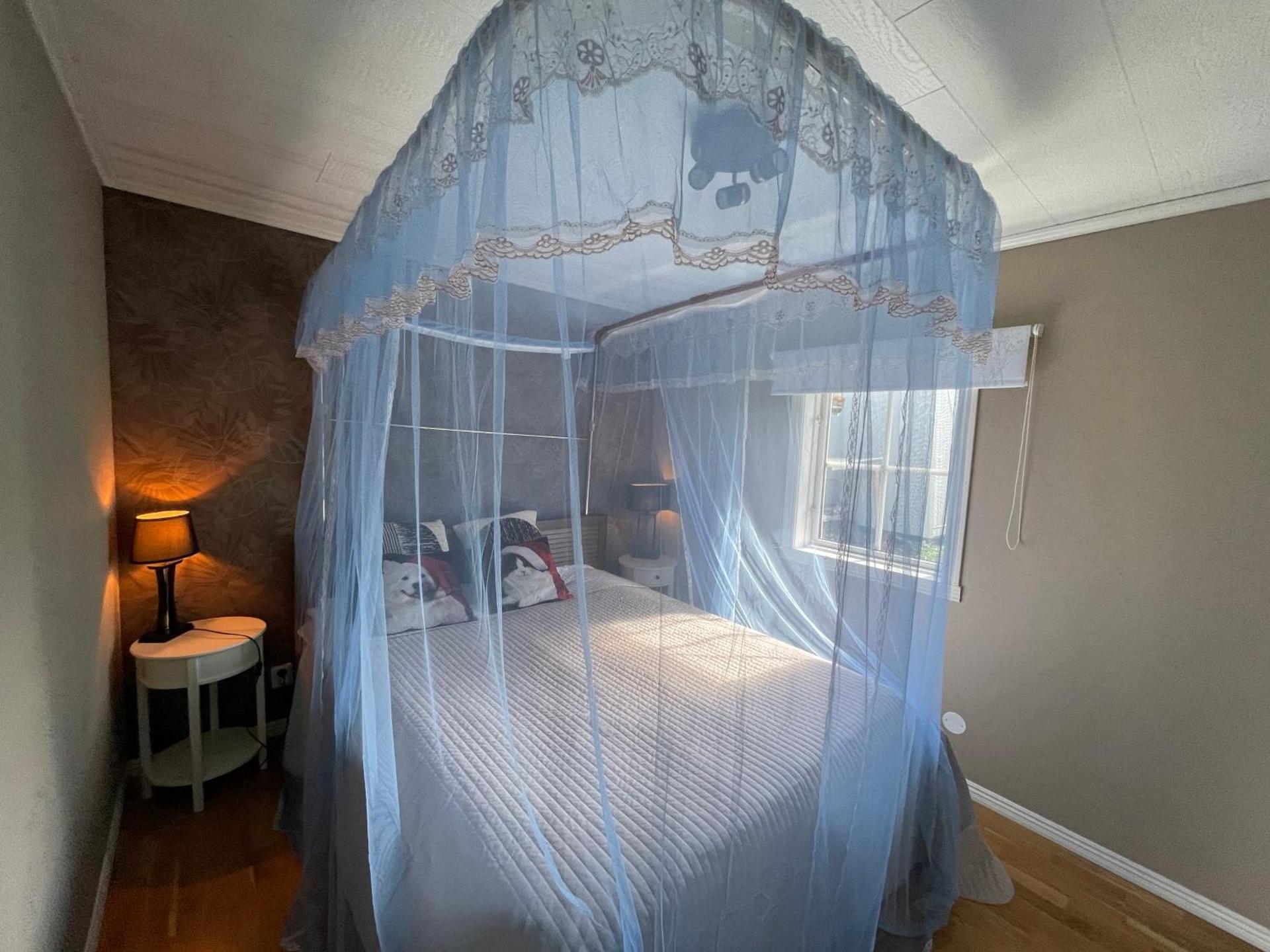 Luxury Villa by lake welcome you