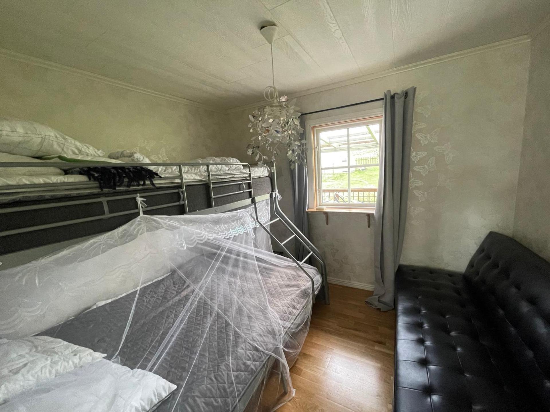 Luxury Villa by lake welcome you