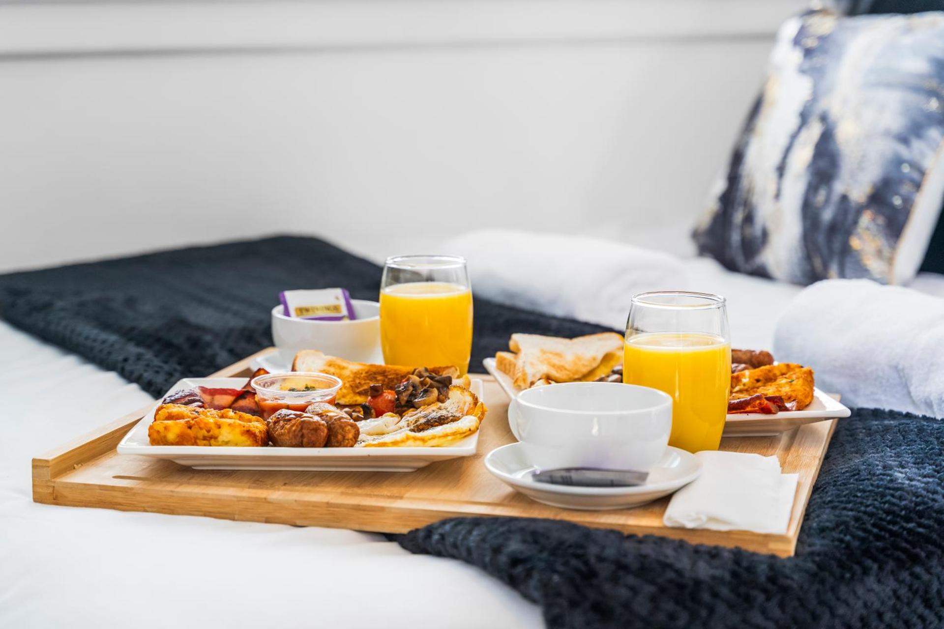 La Maisón, City Centre House, EV Parking, Fast WiFi, Netflix Private Entrance, Garden,