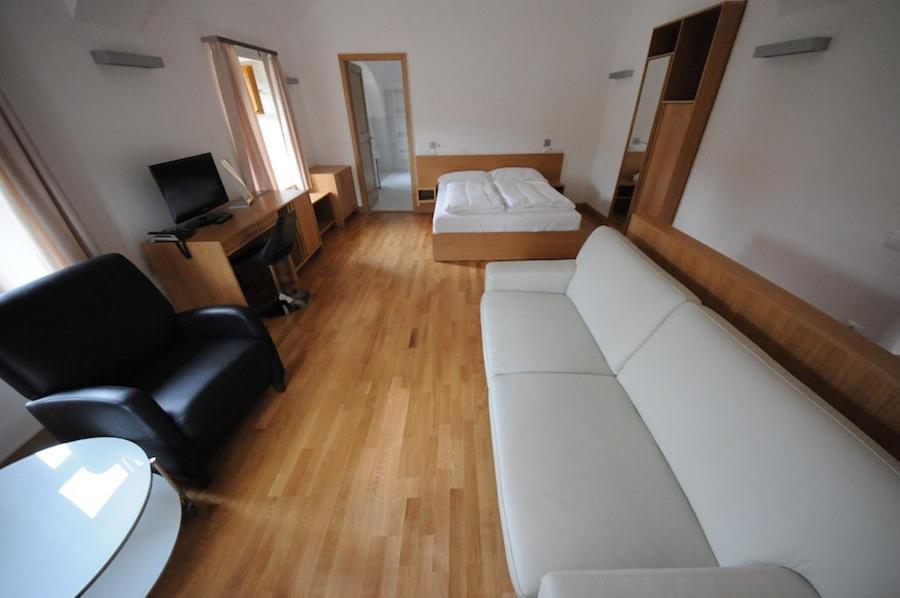 Gizella Hotel and Restaurant