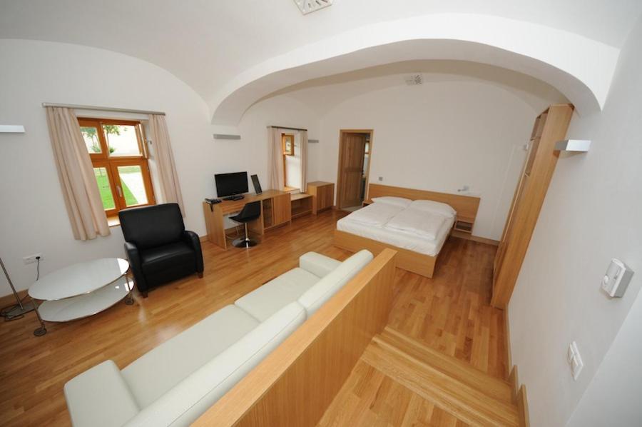 Gizella Hotel and Restaurant