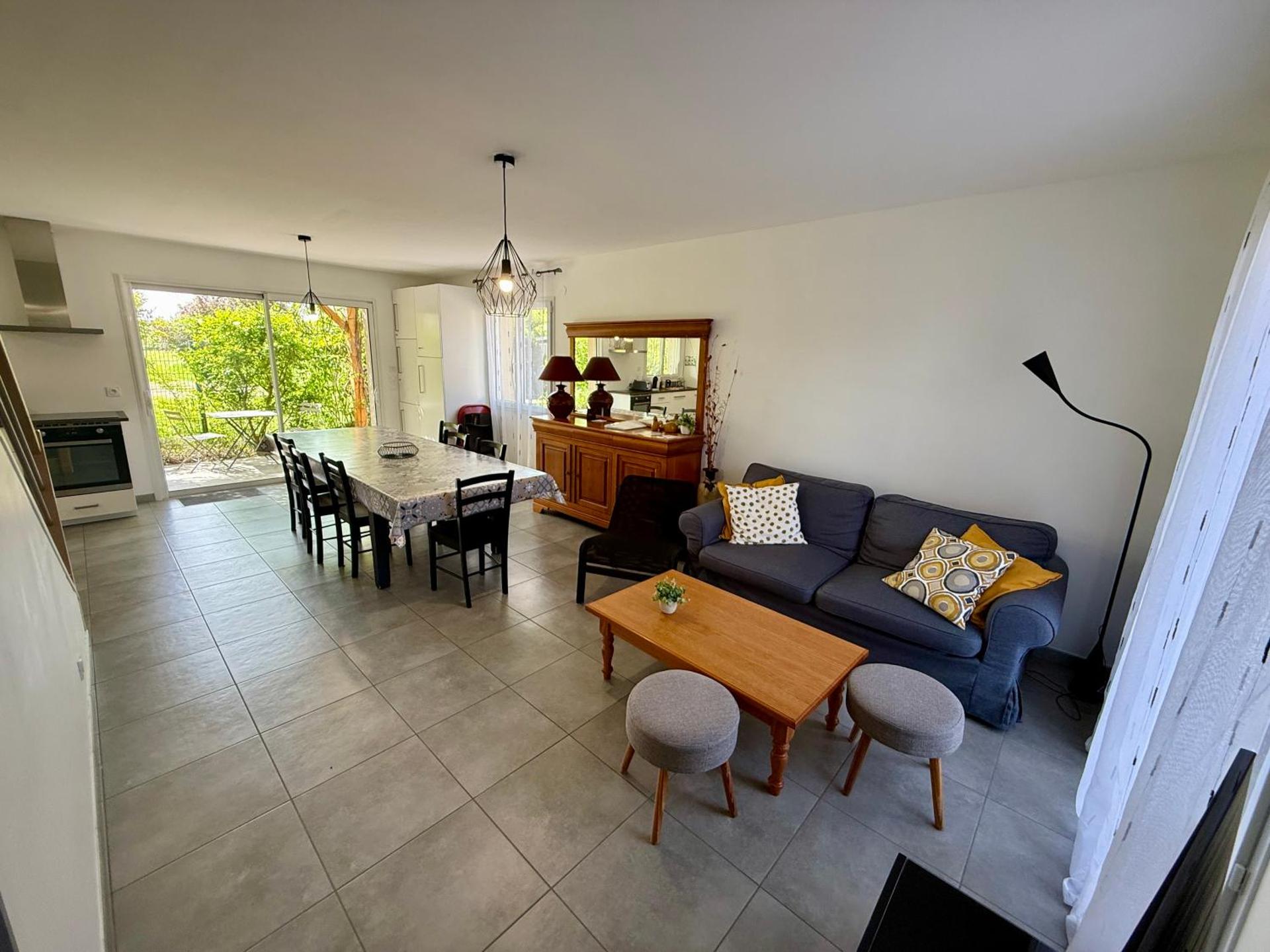 Communal lounge/ TV room