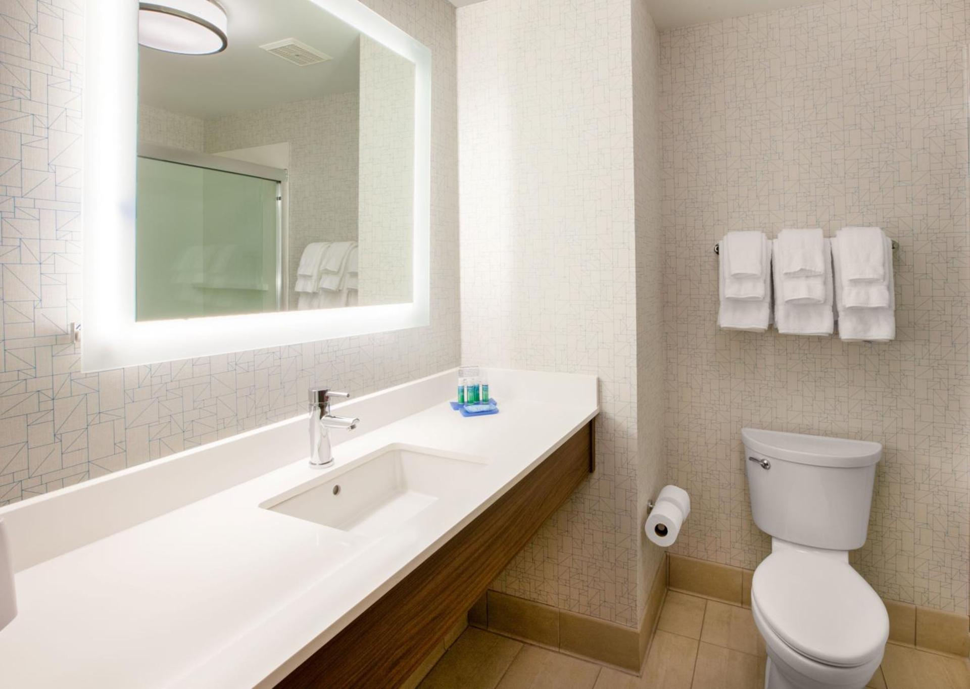 Holiday Inn Express Hotel & Suites Los Angeles Airport Hawthorne by IHG