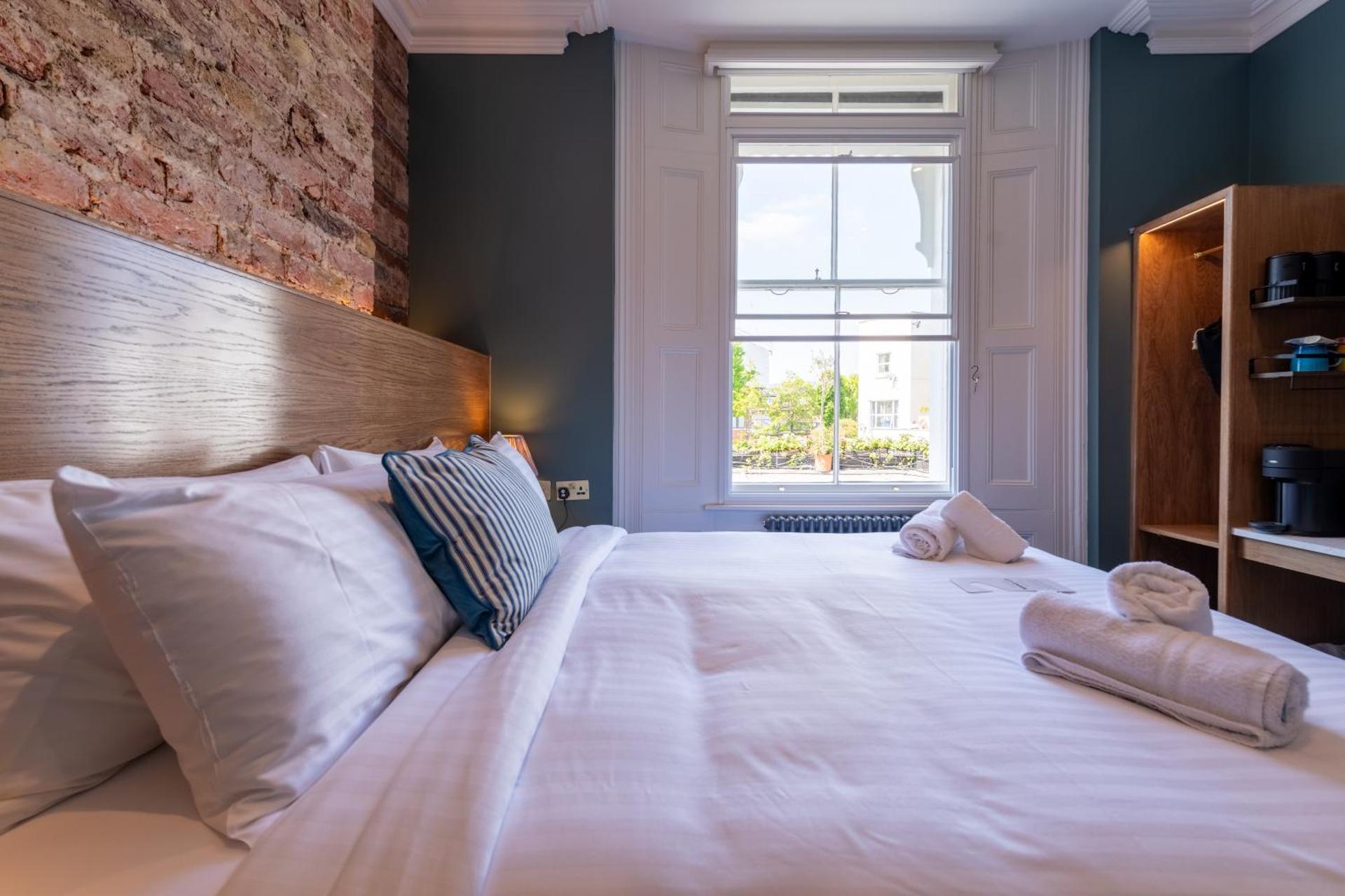 The Crown Pub & Guesthouse