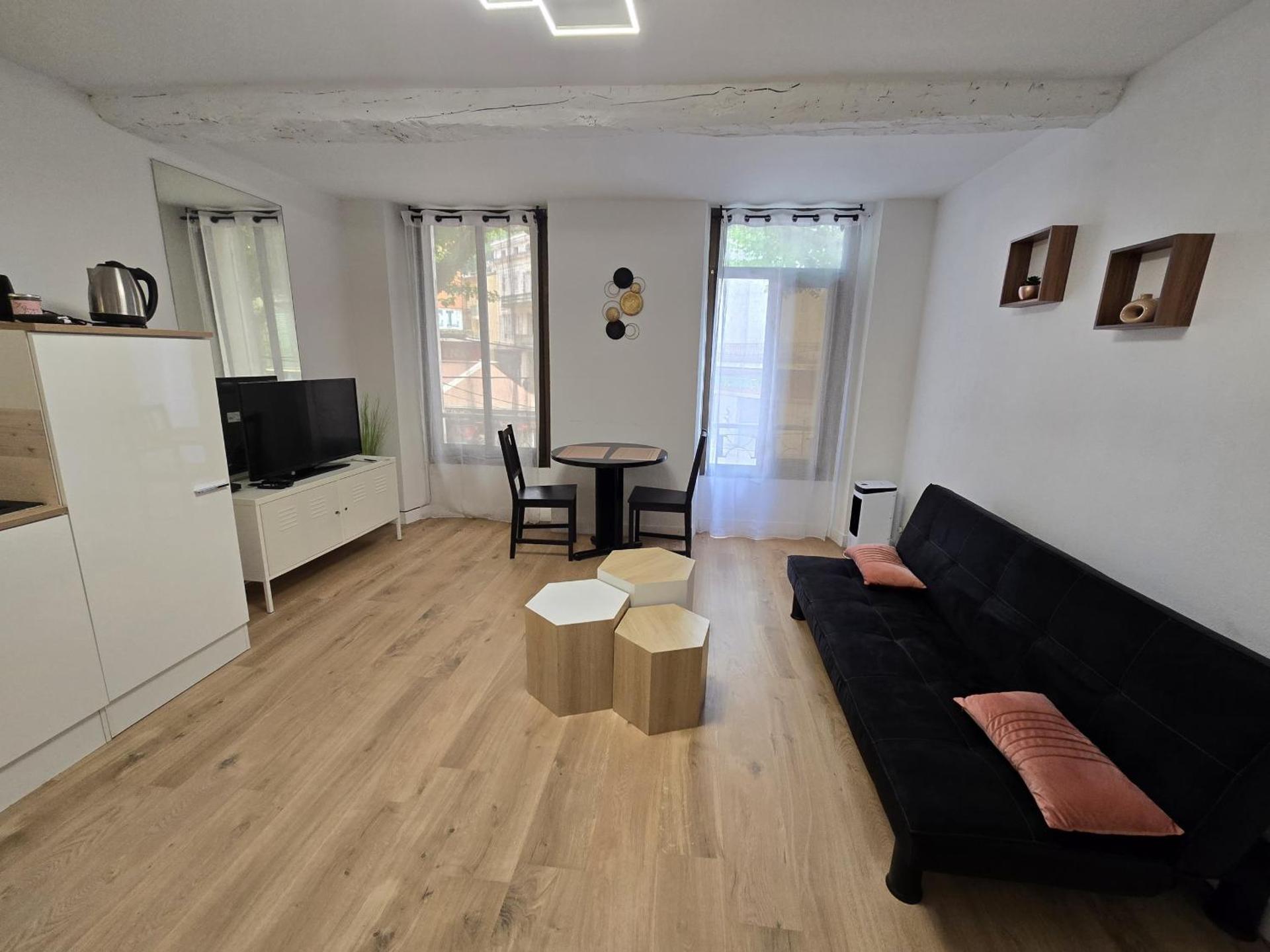 Communal lounge/ TV room