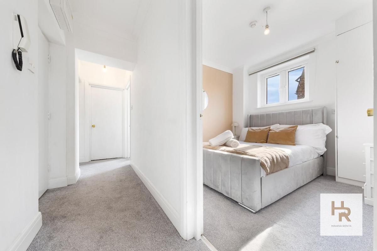 Prime Location - Stylish Retreat - WIFI & Netflix