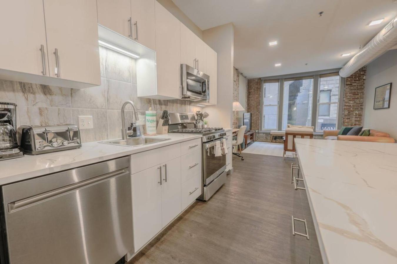 Downton Boston Luxurious 2 Bed