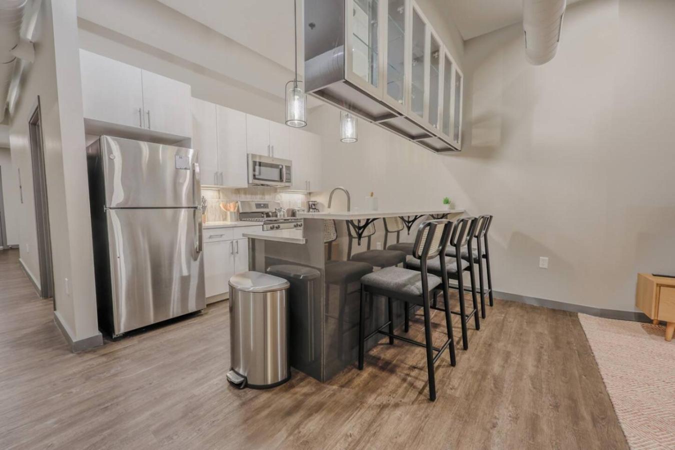 Luxurious Downtown 1 Bedroom