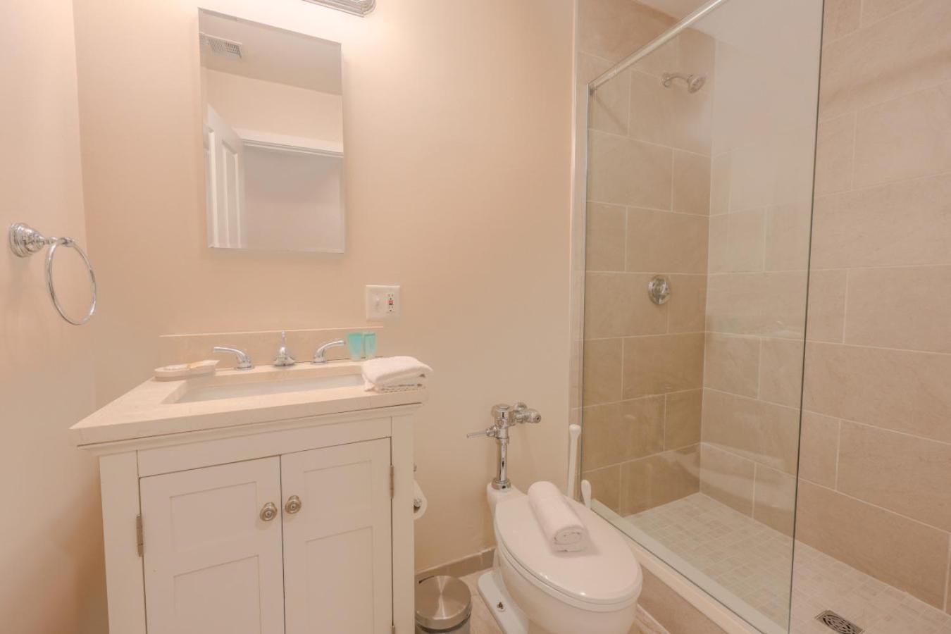 Serene Studio Close to MGH