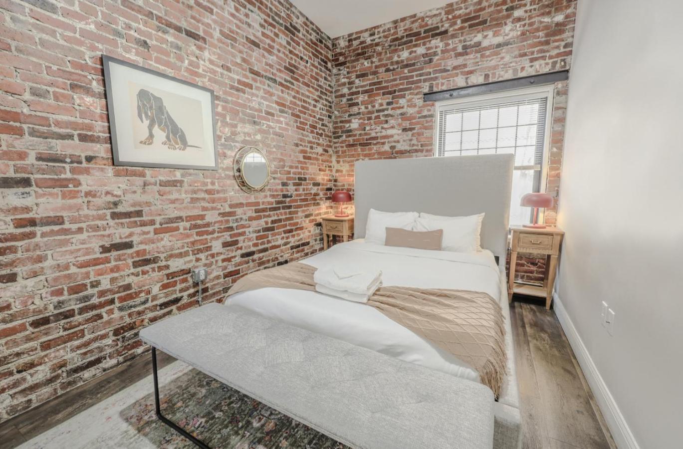 Lavishly Designed Home With Office Close to T