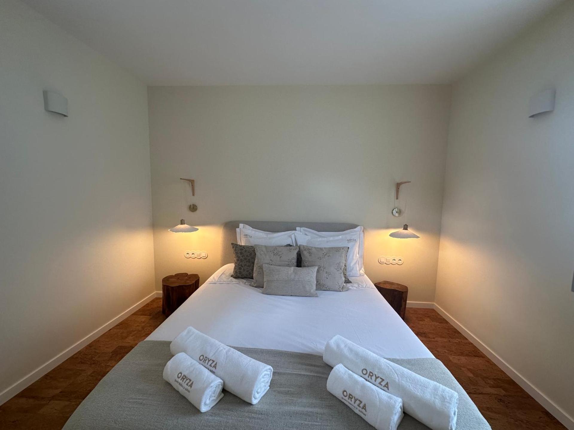 Oryza Guest House& Suites