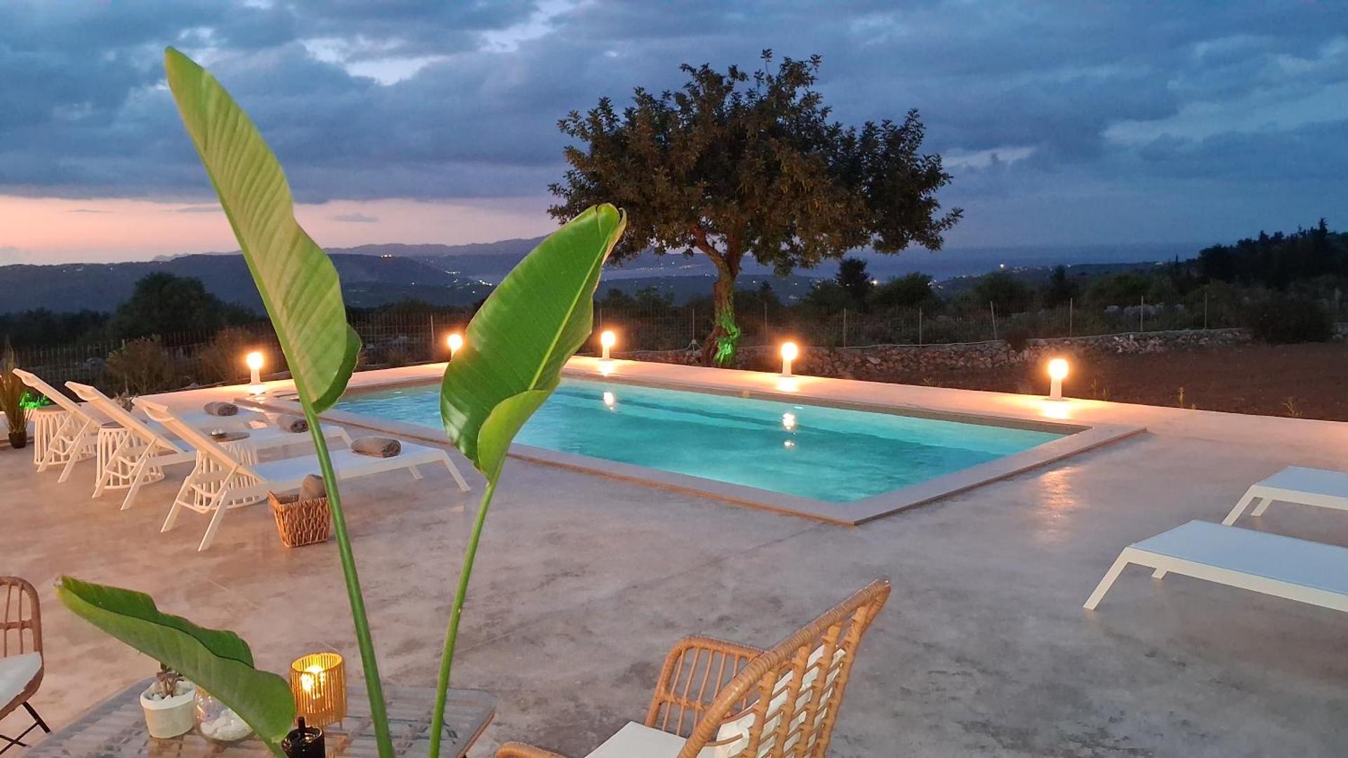 Stone villa Halepa panoramic view, private pool,big garden & quiet