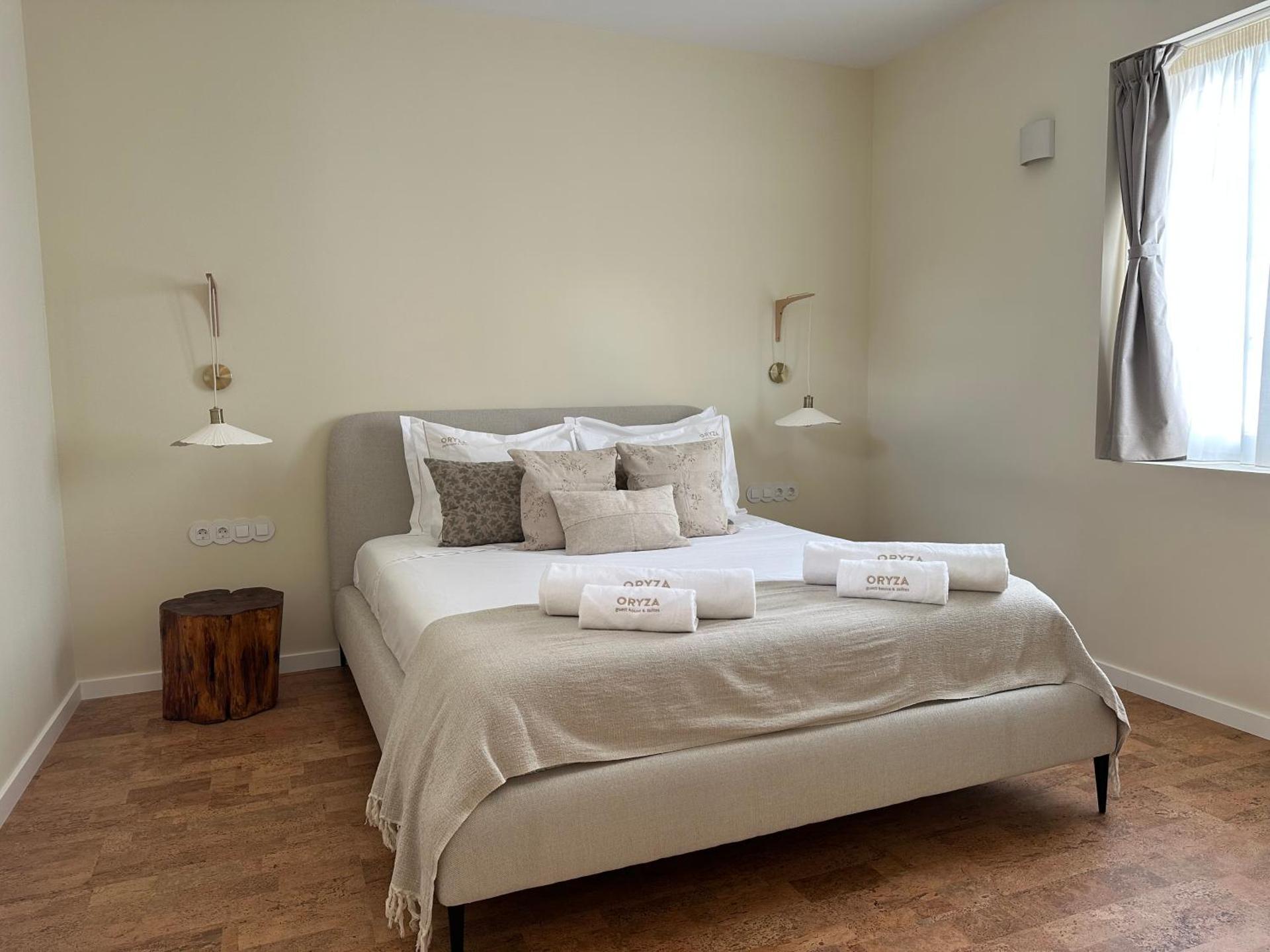 Oryza Guest House& Suites