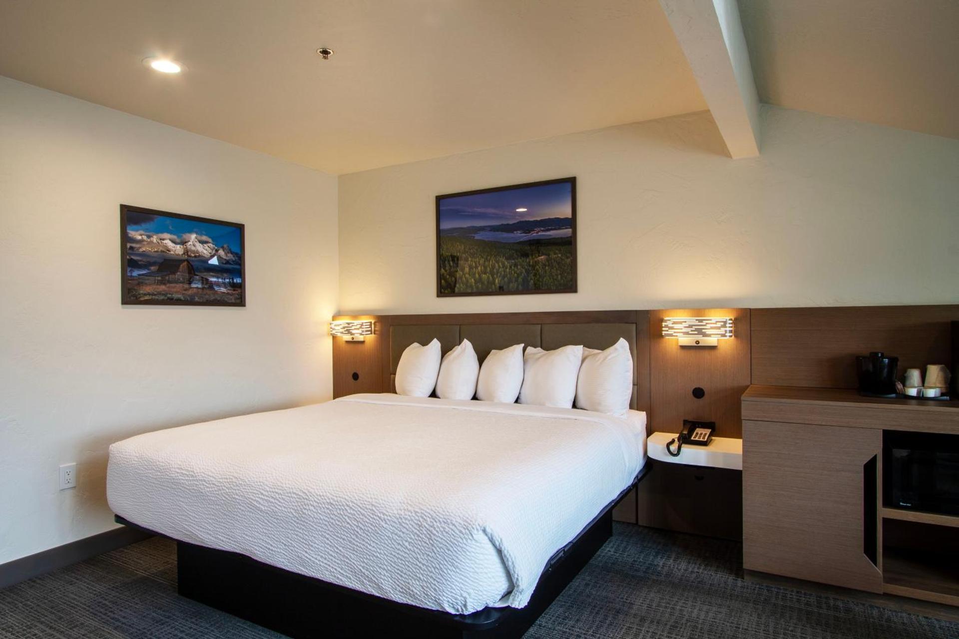 Sandpoint Hotel & Suites Downtown