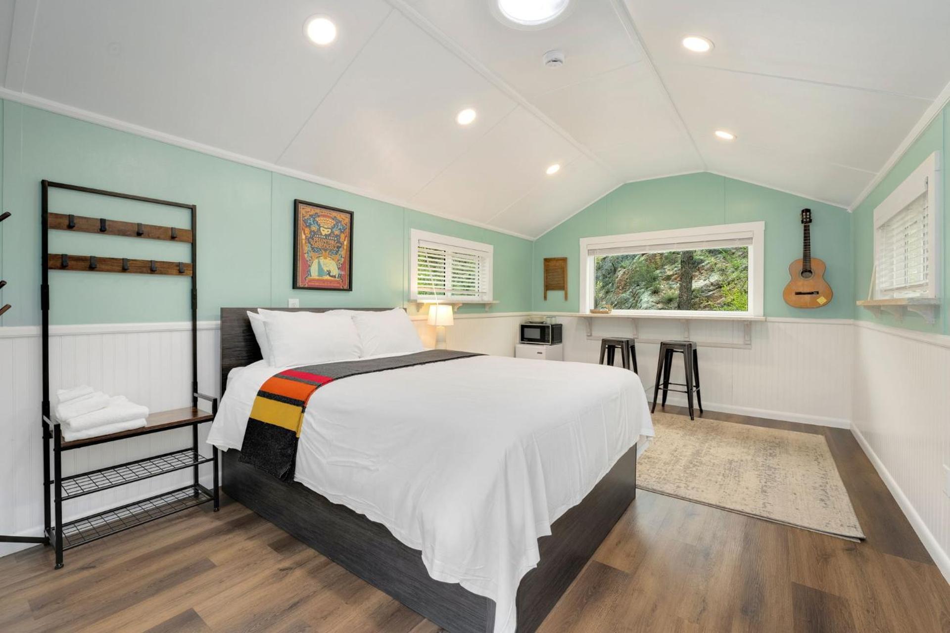 Studio with Mountain View