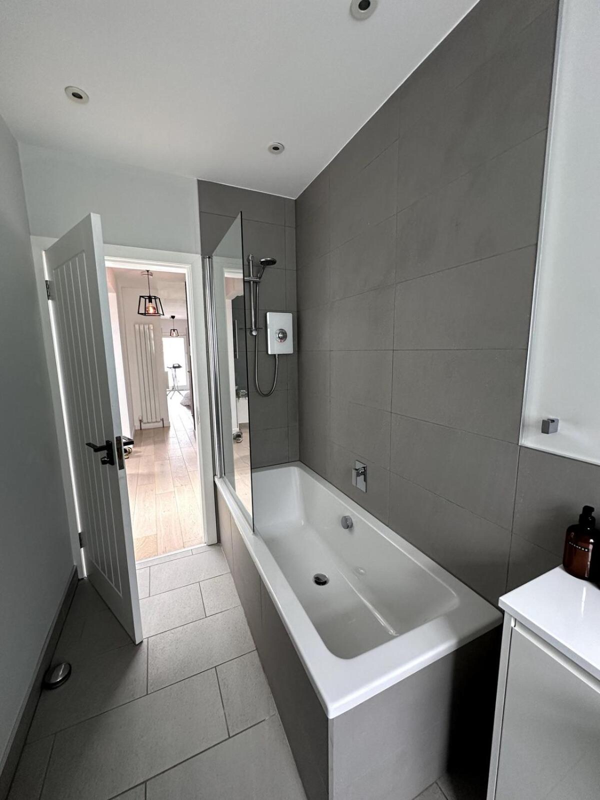 Kaimes Kip Stylish Edinburgh Five Bedroom Home