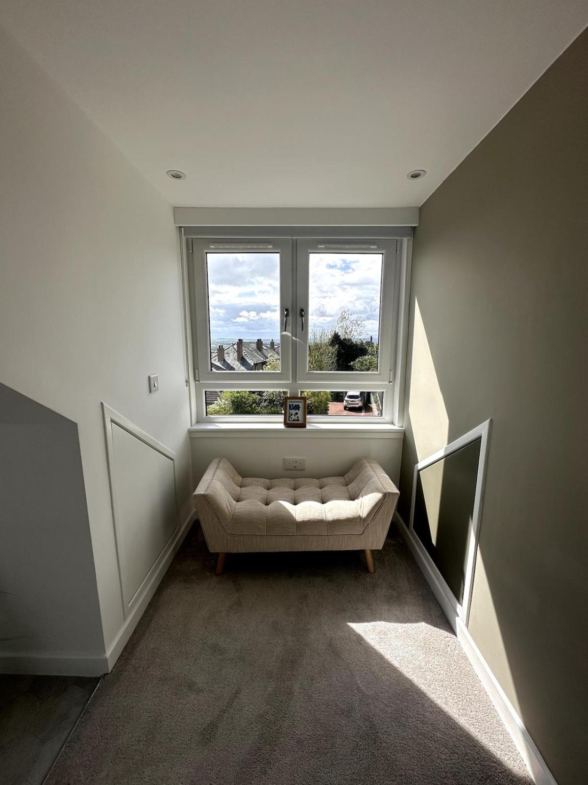 Kaimes Kip Stylish Edinburgh Five Bedroom Home