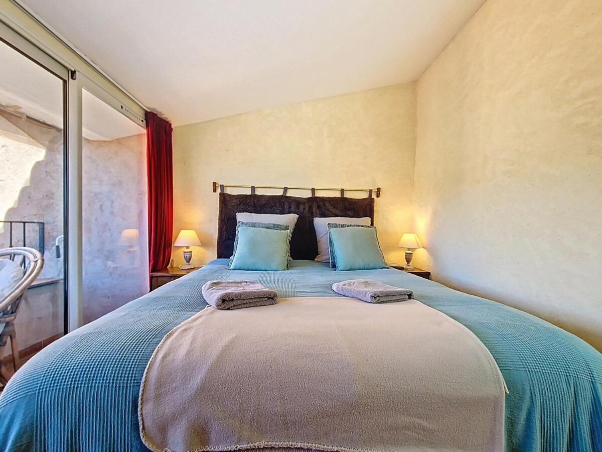 En plein cœur du village , Terrasse avec vue