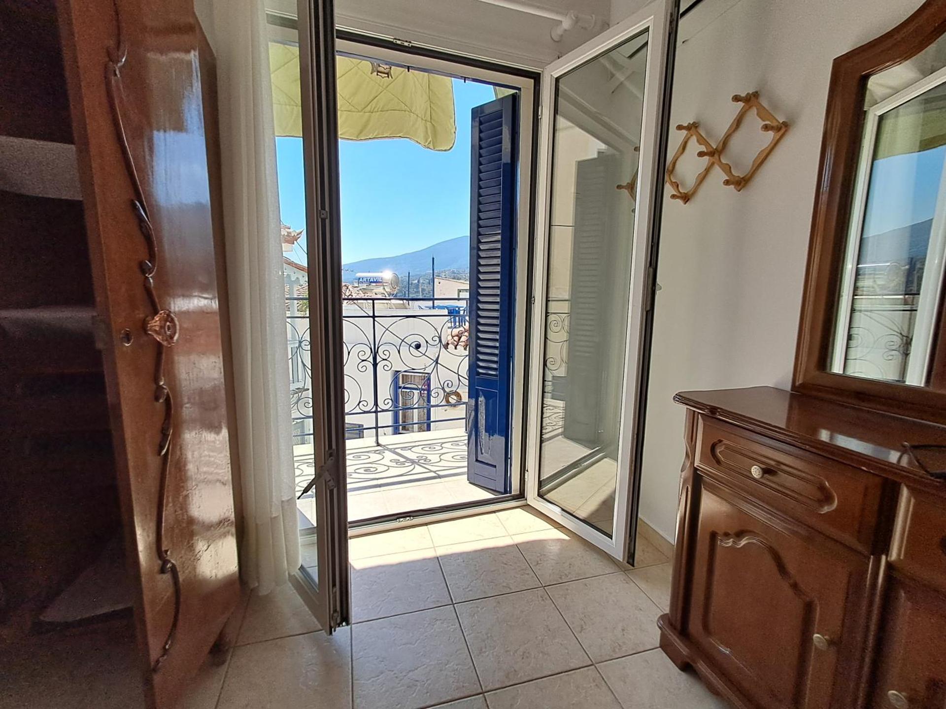 La casa Historical center of Poros