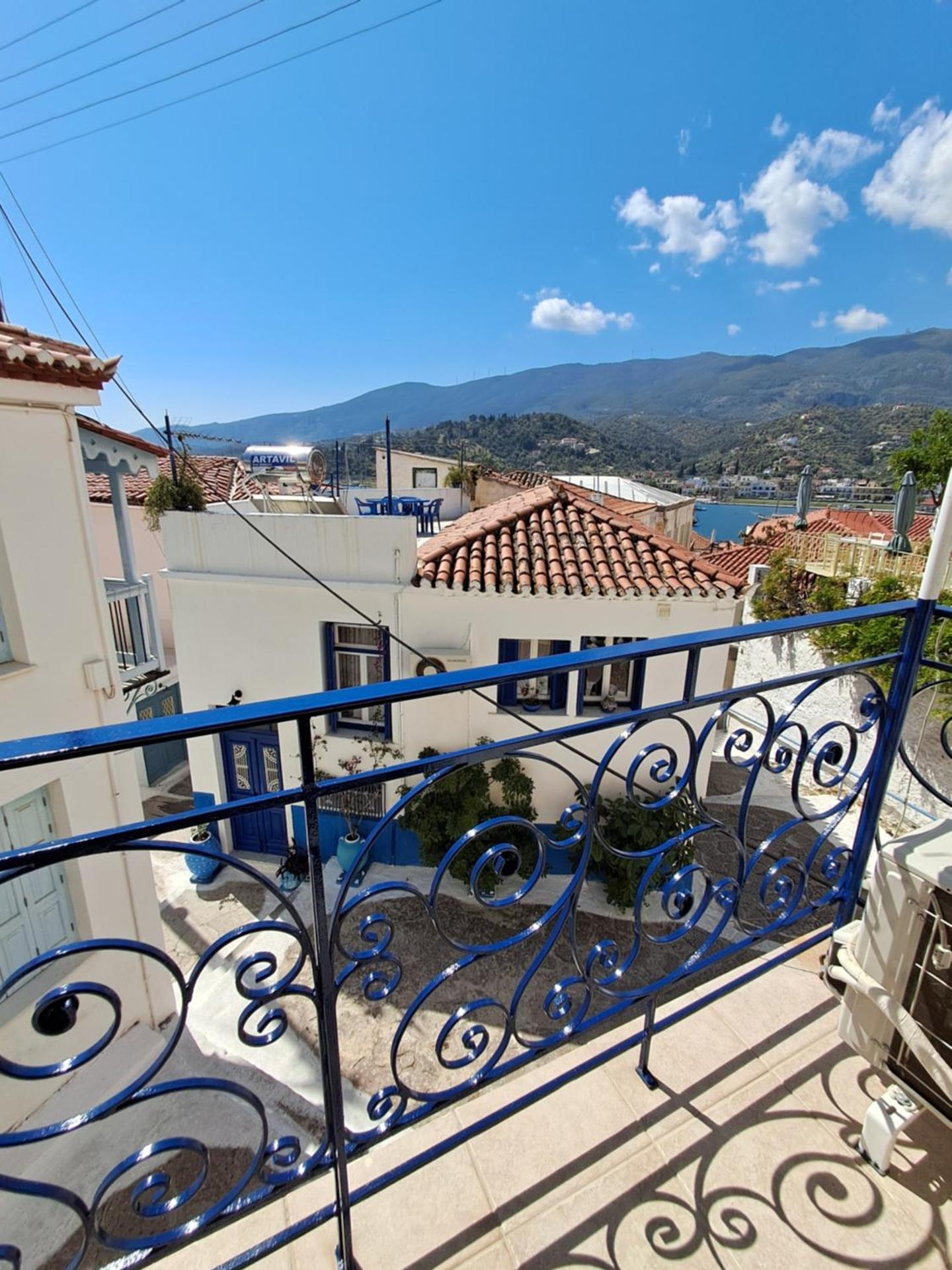 La casa Historical center of Poros