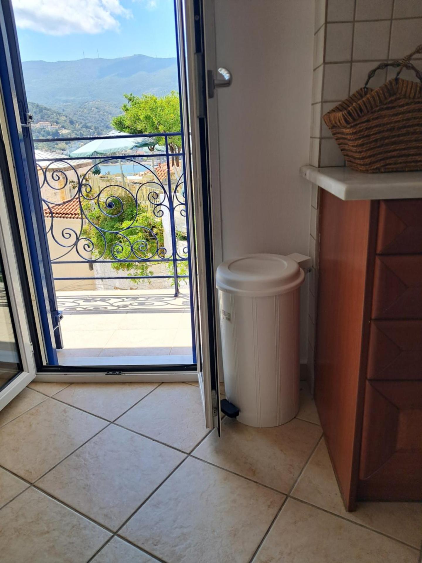 La casa Historical center of Poros