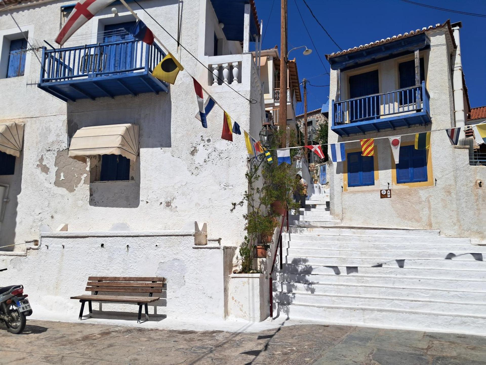 La casa Historical center of Poros