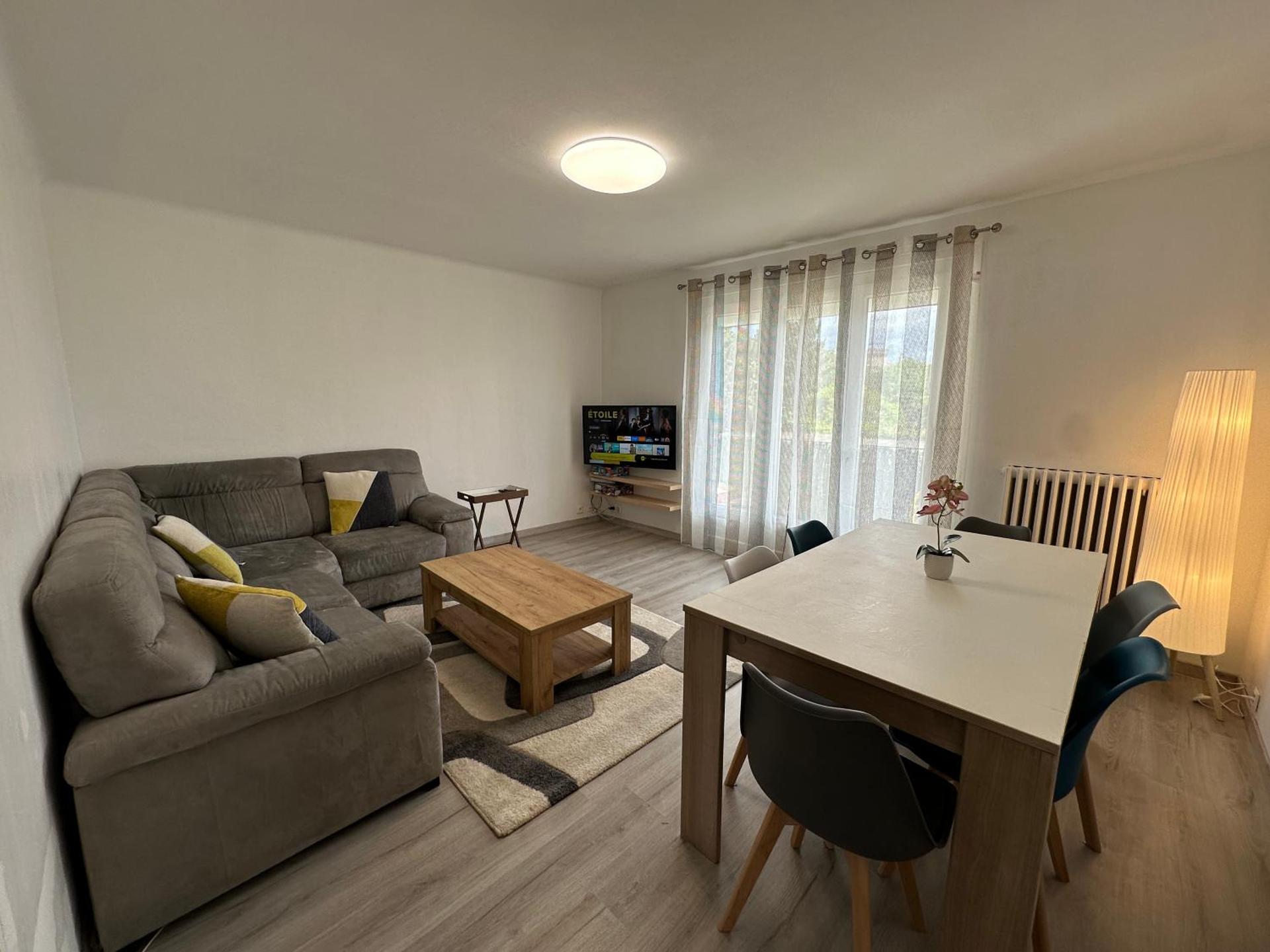 Appartement Lumineux avec Balcon