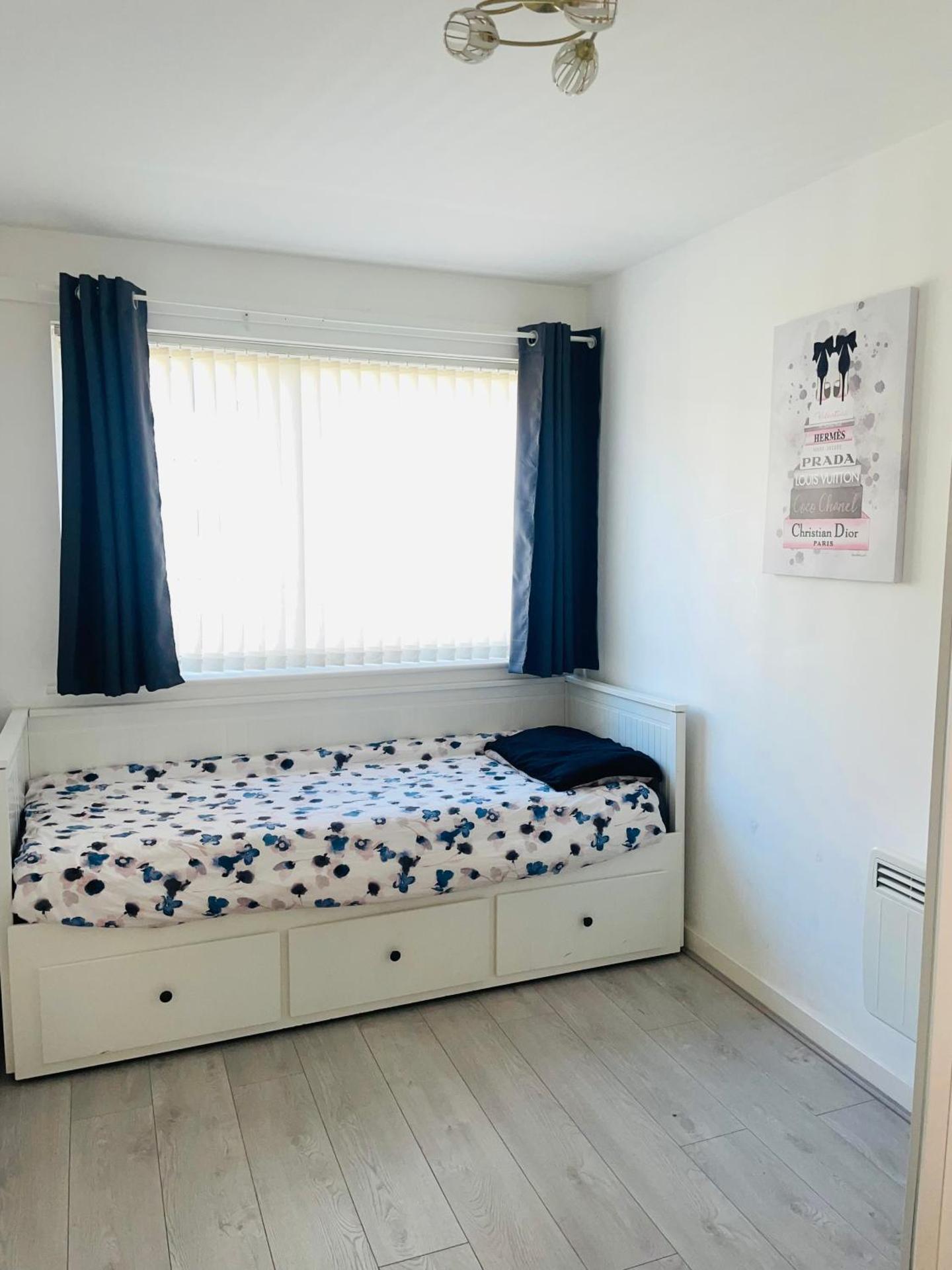 Modern 2-Bed - City Centre Apartment