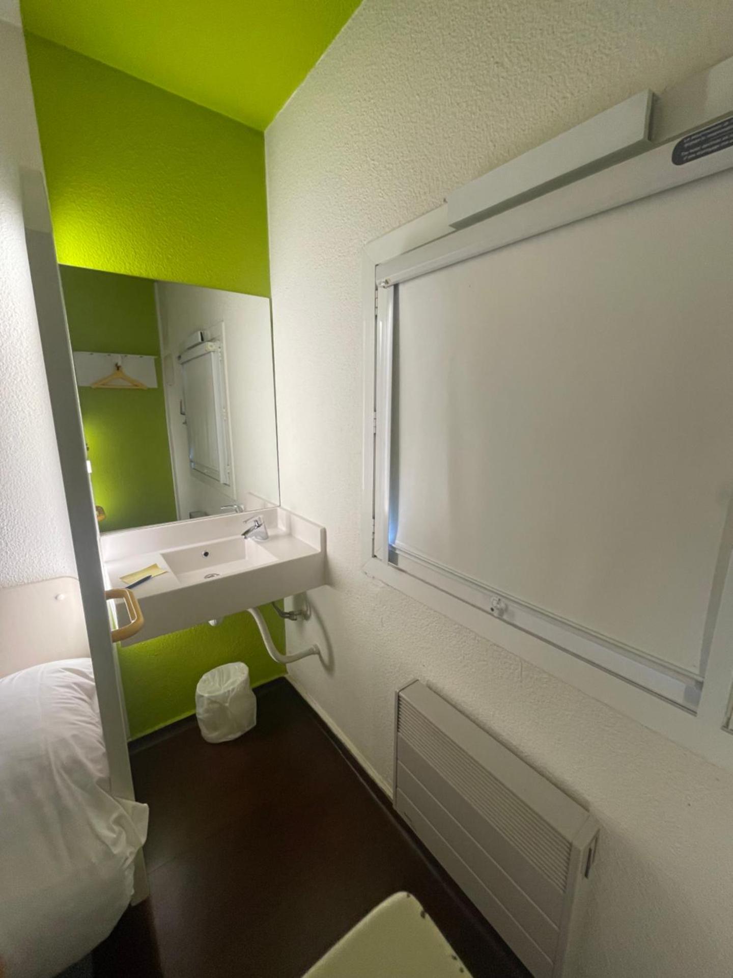 Unisotel Bollène A7 Ex-Hotel F1