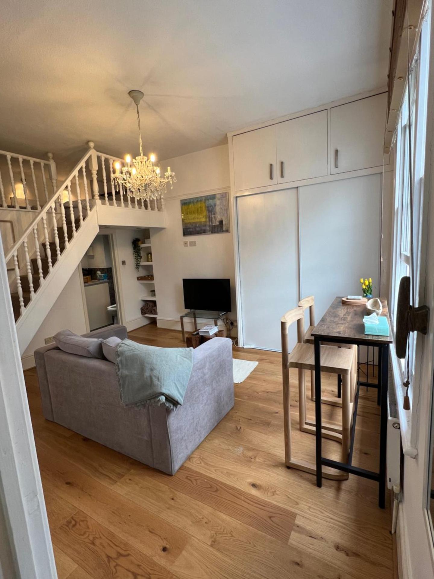 Maisonette Studio Flat in Putney