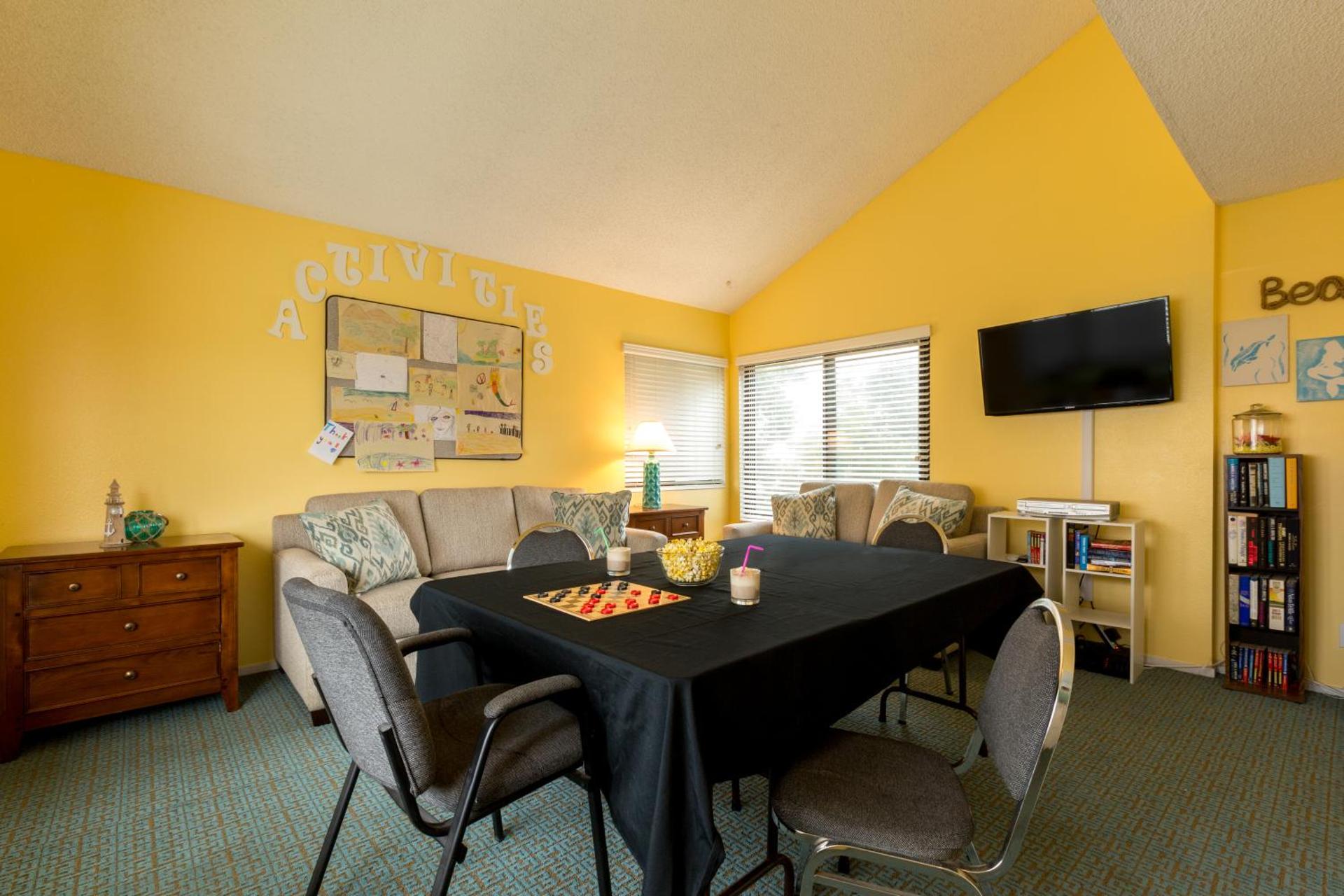 Communal lounge/ TV room