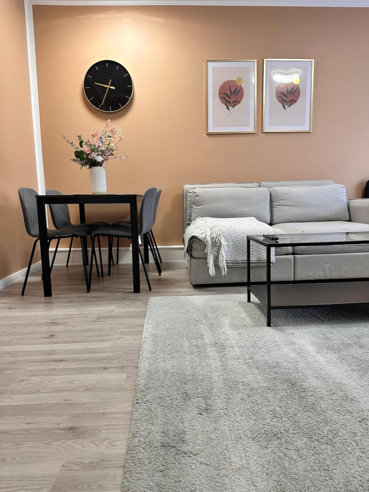 Stylish Apt in Neukölln kiez Privat Parkplatz