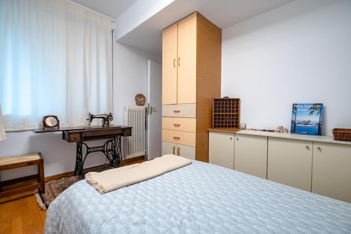 3BRM Flat in Chalandri - Near Metro by ΜΡS