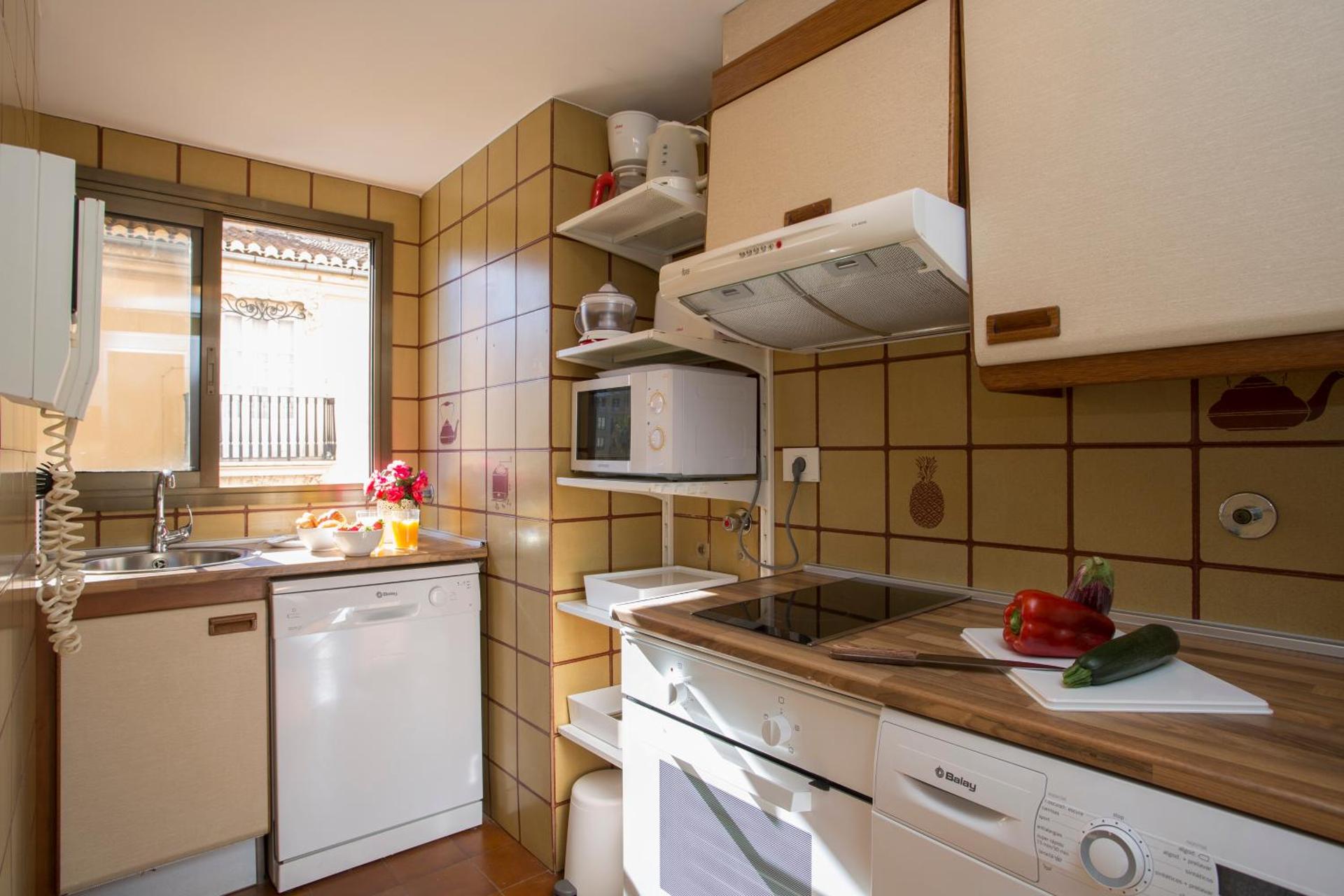 Kitchen or kitchenette