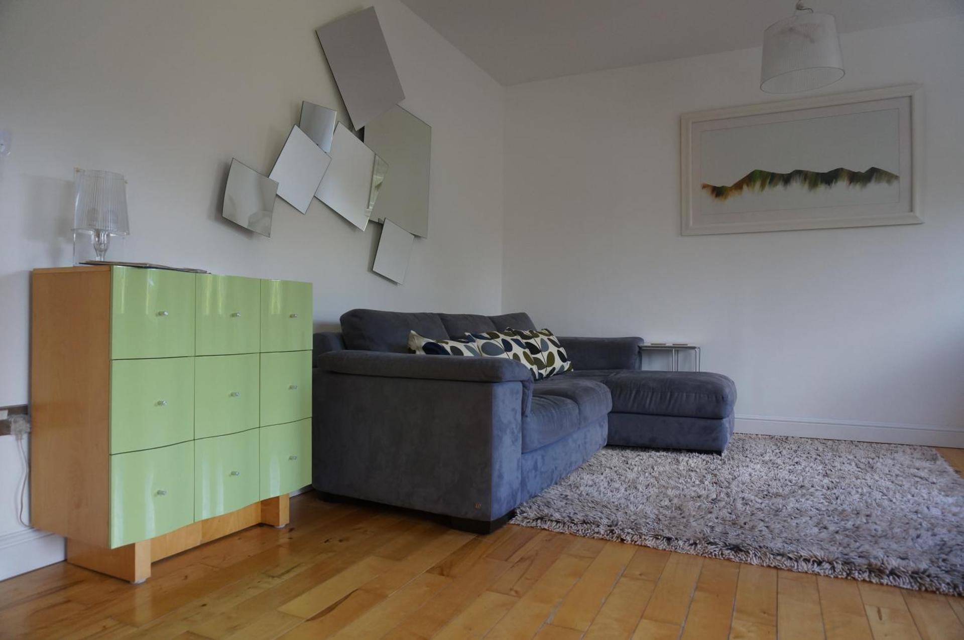 Chaucer View, Chaucer House Apts