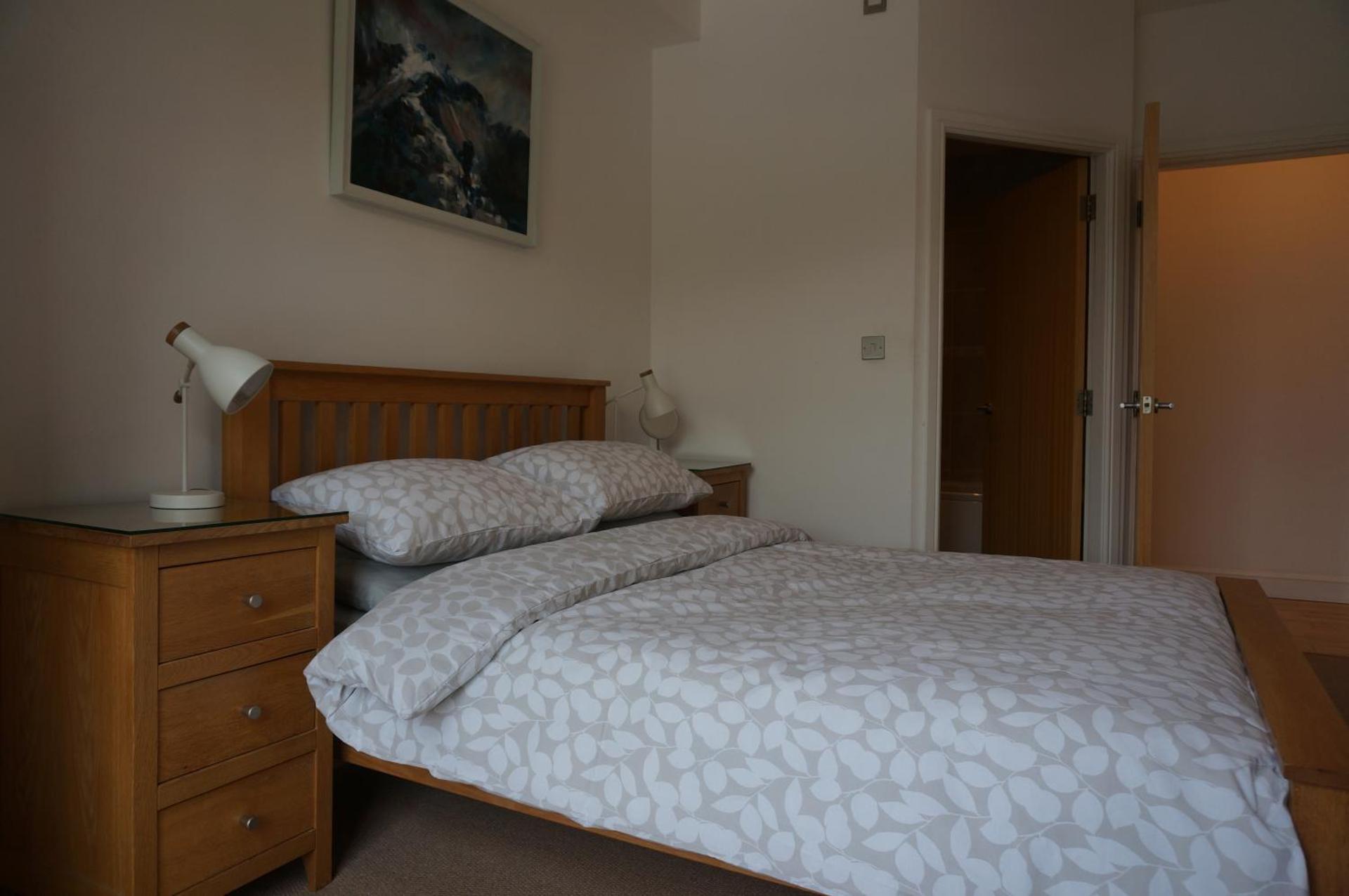 Chaucer View, Chaucer House Apts