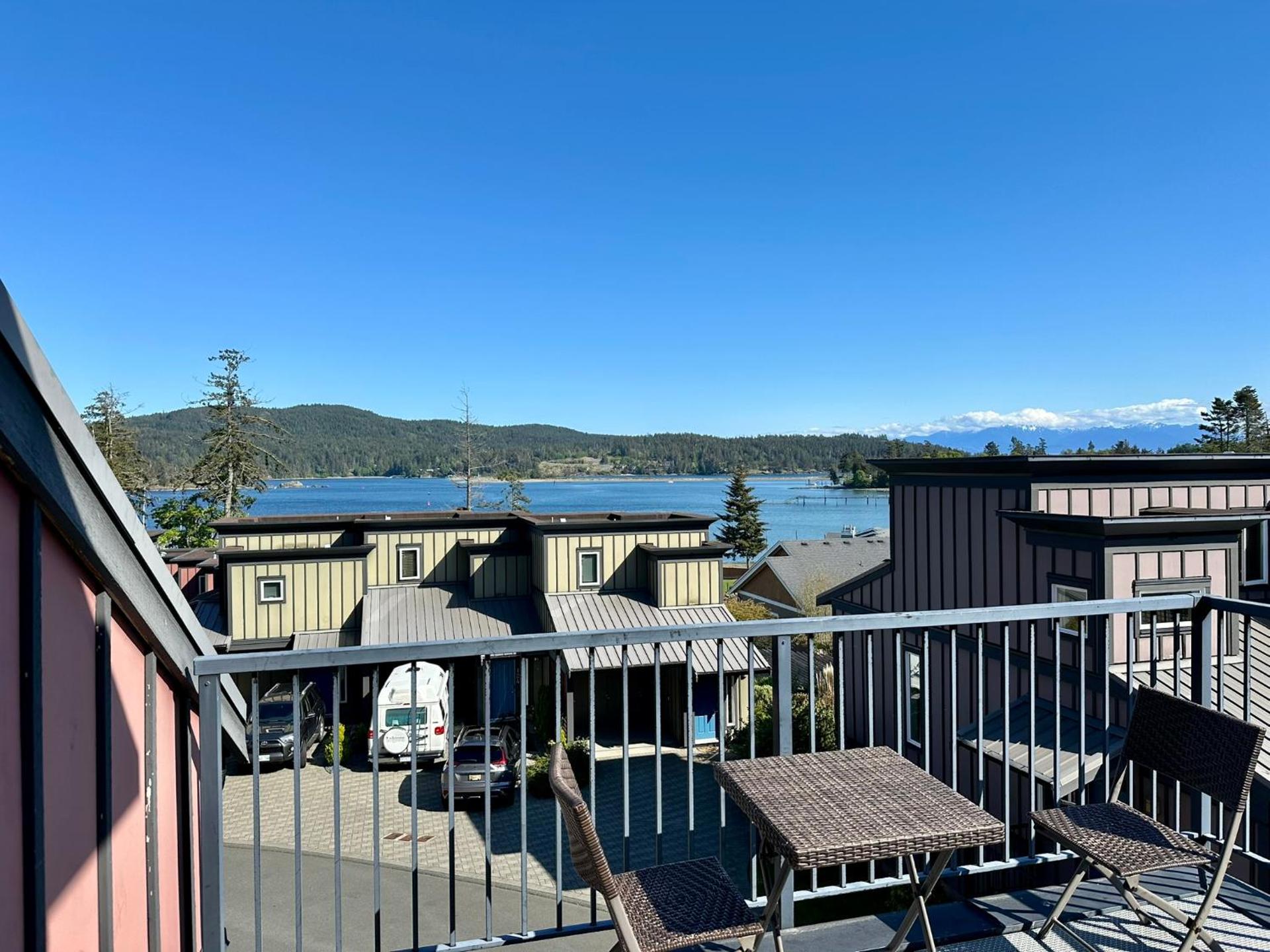 Sooke Harbour Townhouse