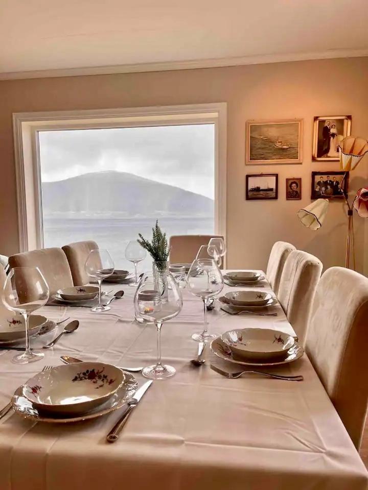 Sjønært feriehus, båt tilgjengelig for leie