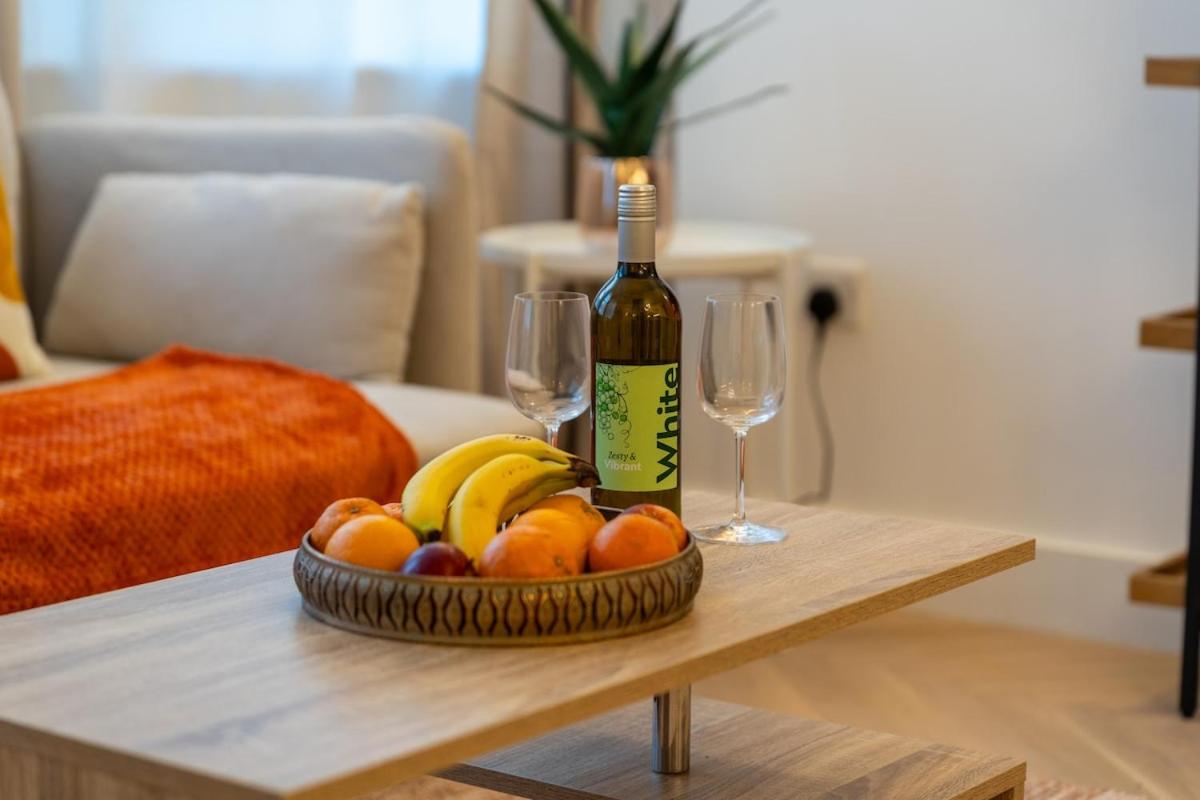 The Beach Way- specious Apt