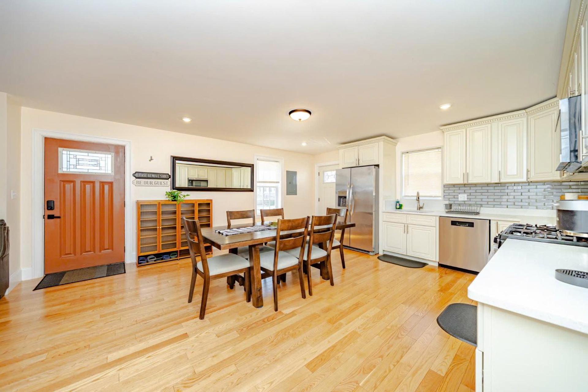 37 - 3BR Quincy - Cozy Townhouse near Adams Park