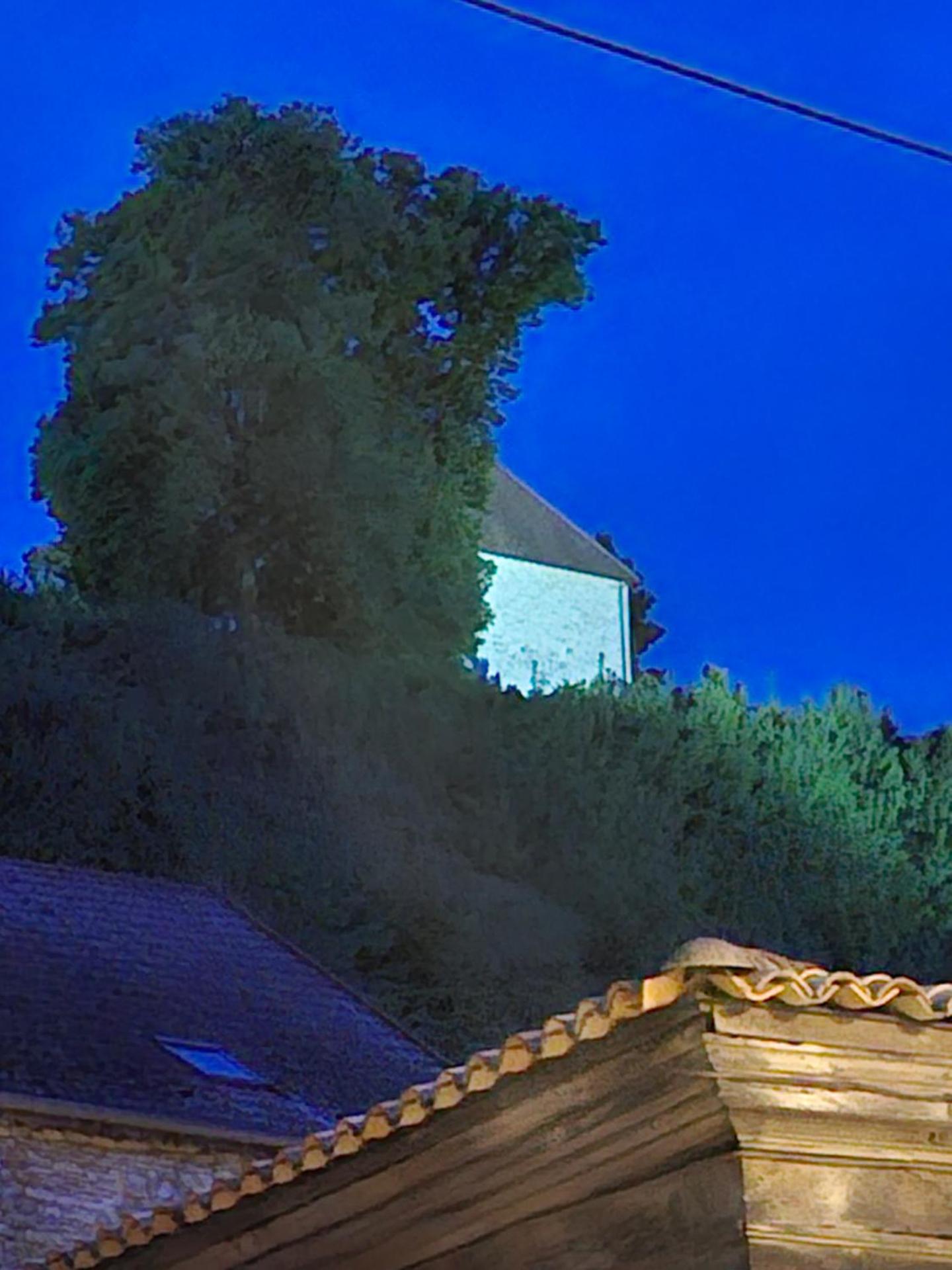 petite maison dans village de caractére