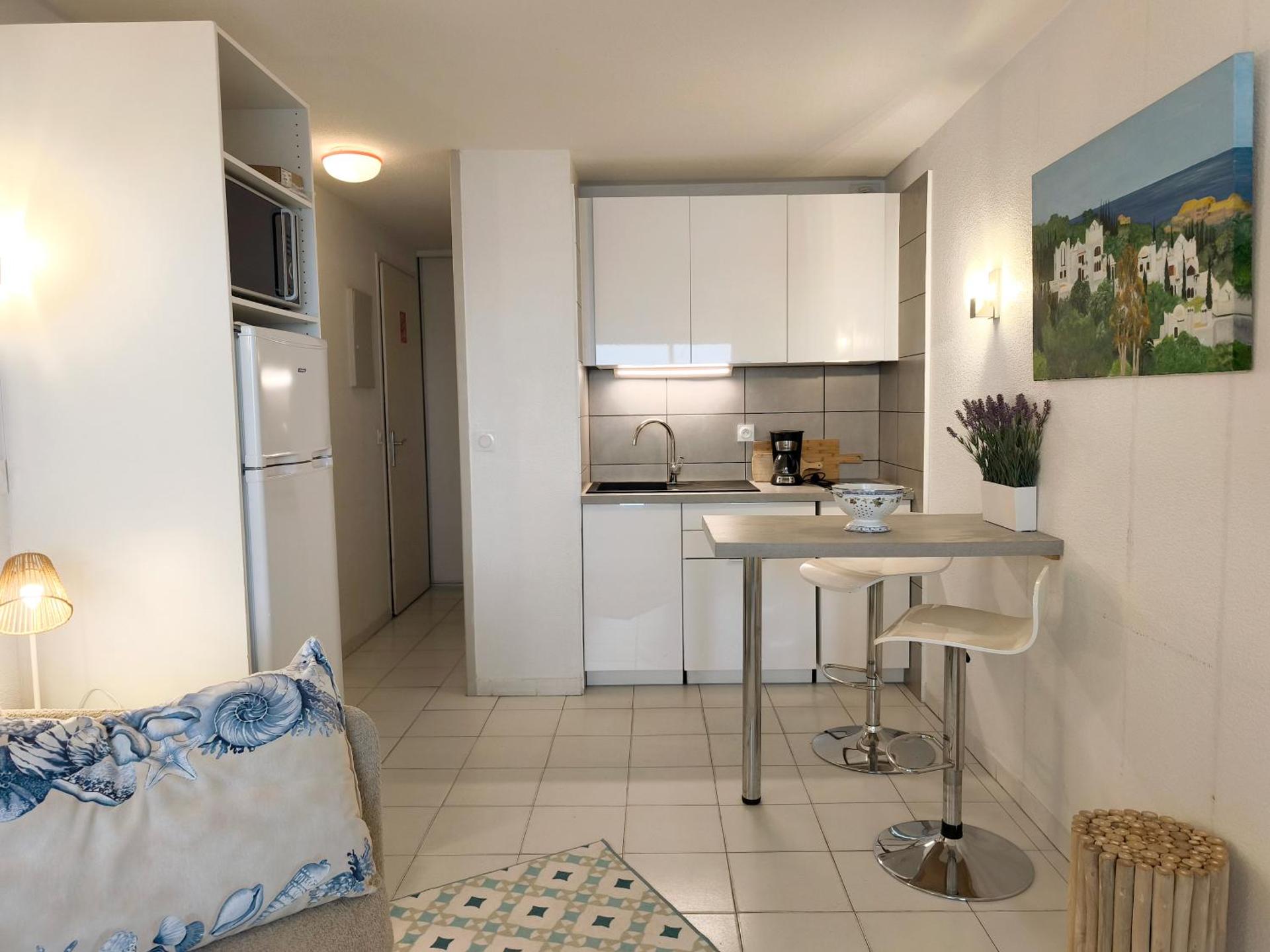 Kitchen or kitchenette