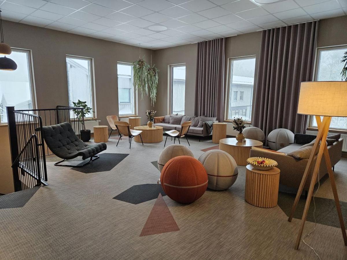 Communal lounge/ TV room