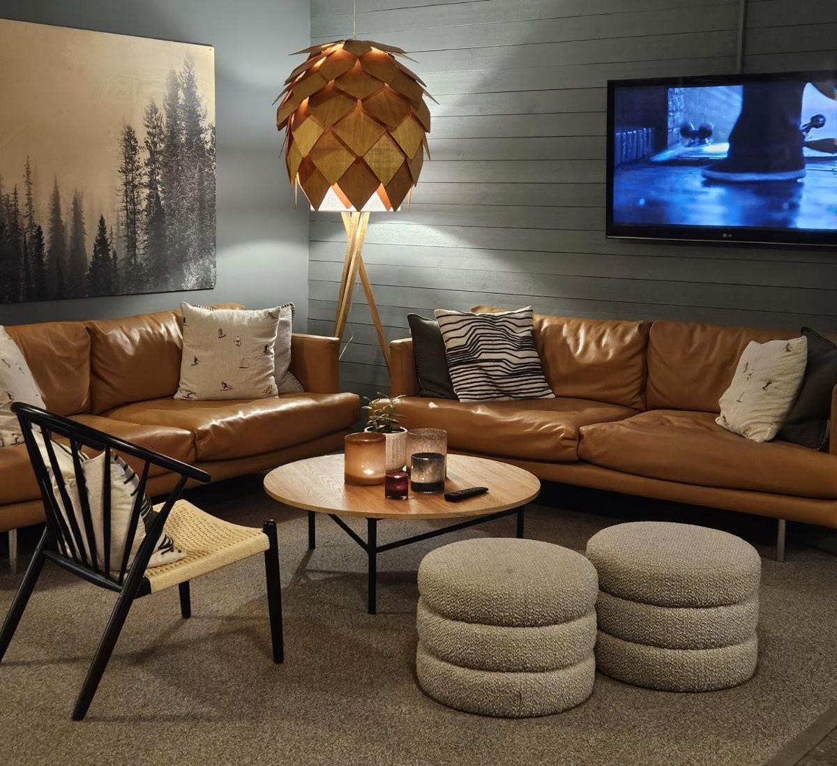 Communal lounge/ TV room