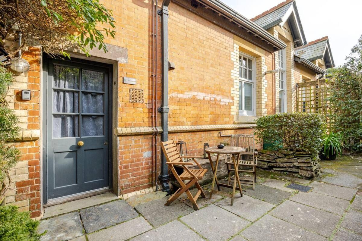Classroom Flat Suite in a converted school in Fowey town centre