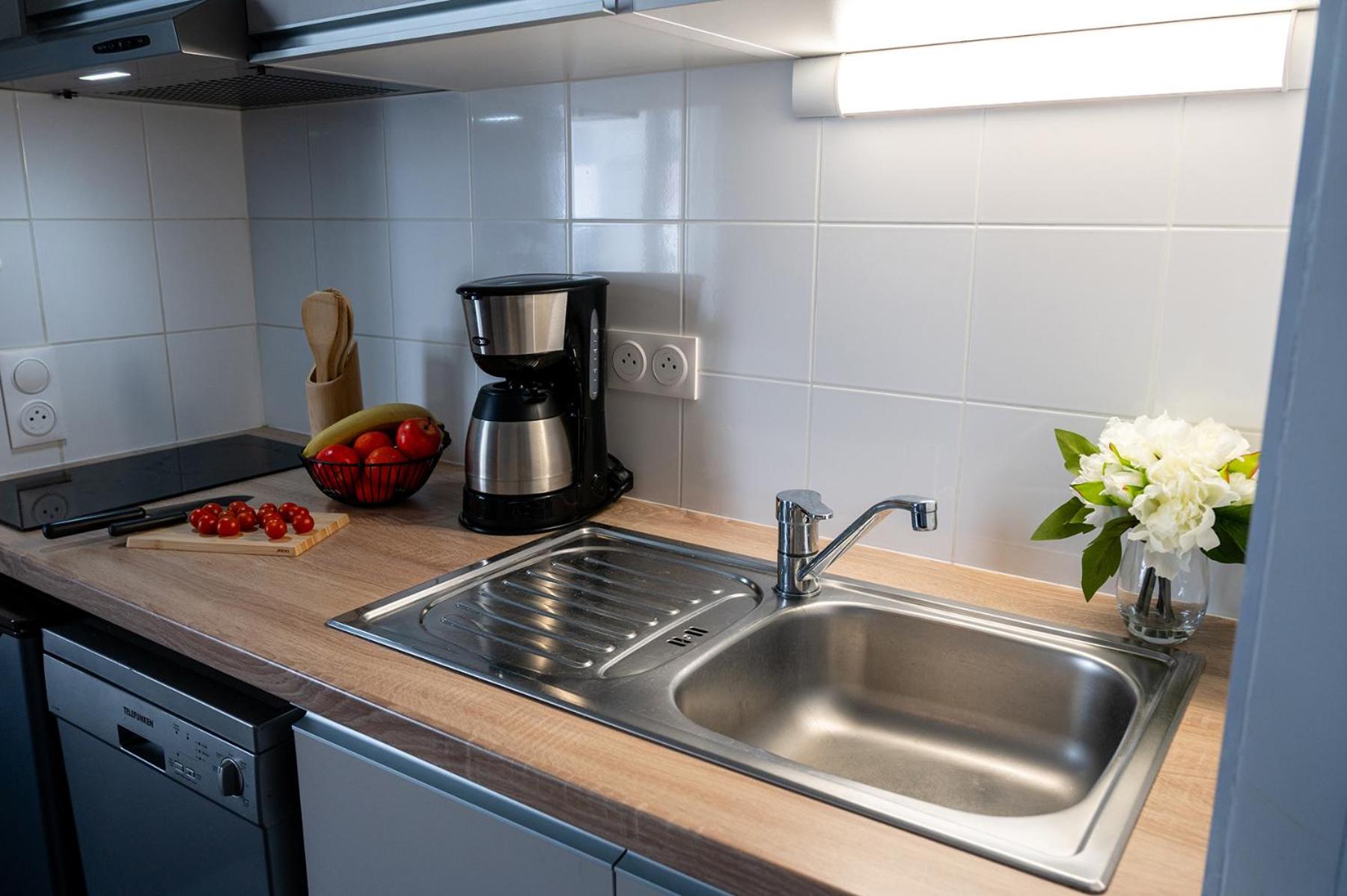 Kitchen or kitchenette