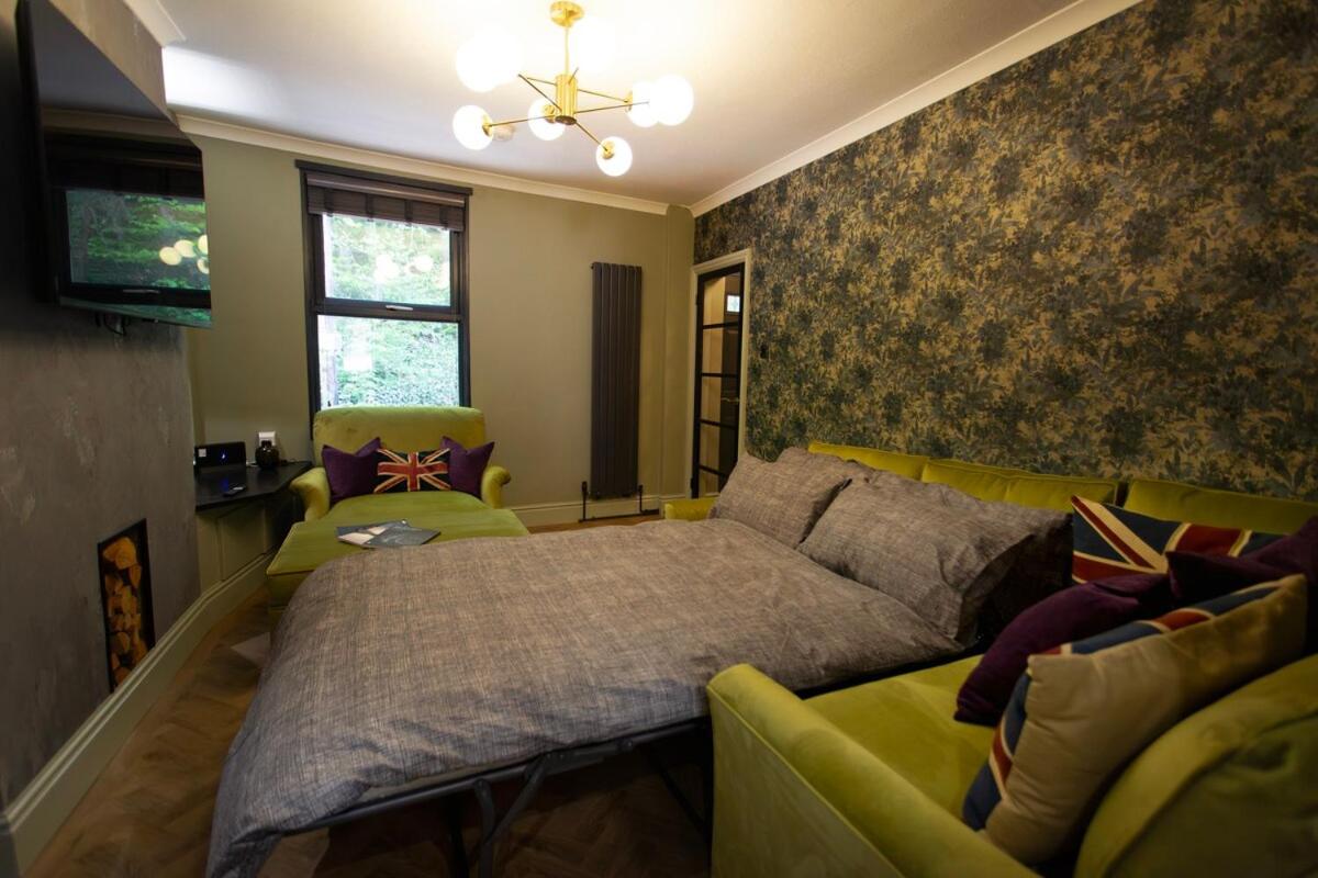 NEW Refurbished Cottage near Alton Towers Sleeps 6 Ashbourne Peak District Derbyshire