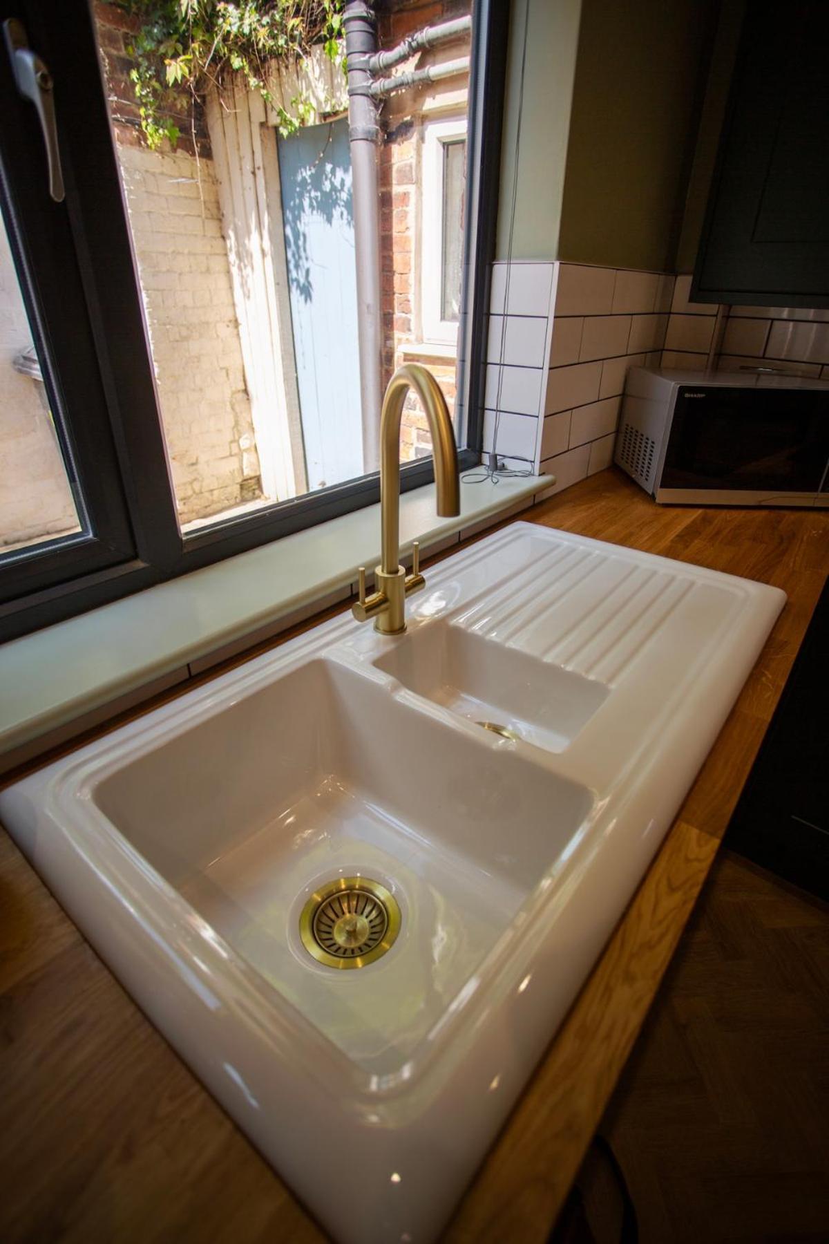 NEW Refurbished Cottage near Alton Towers Sleeps 6 Ashbourne Peak District Derbyshire